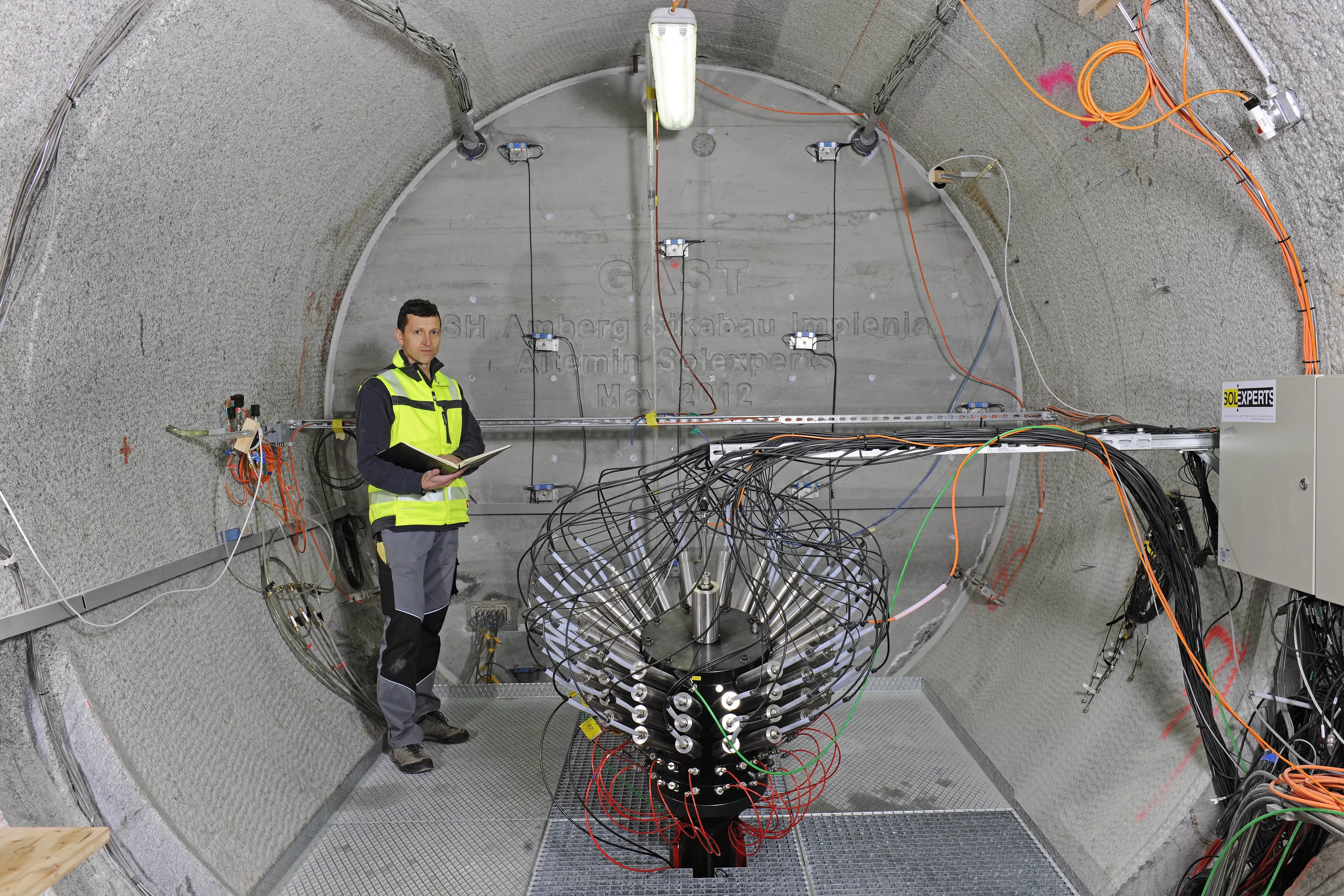 GAST Experiment: testing a gas-permeable sealing structure of a repository tunnel for radioactive waste. Photo: © Comet Photoshopping, Dieter Enz