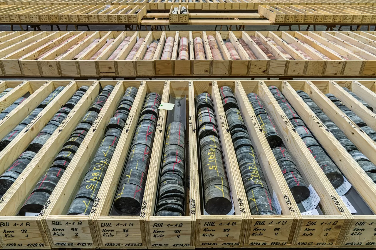 Drill cores show what types of rock lie underground and provide valuable information of the evolutionary history of present-day Switzerland.