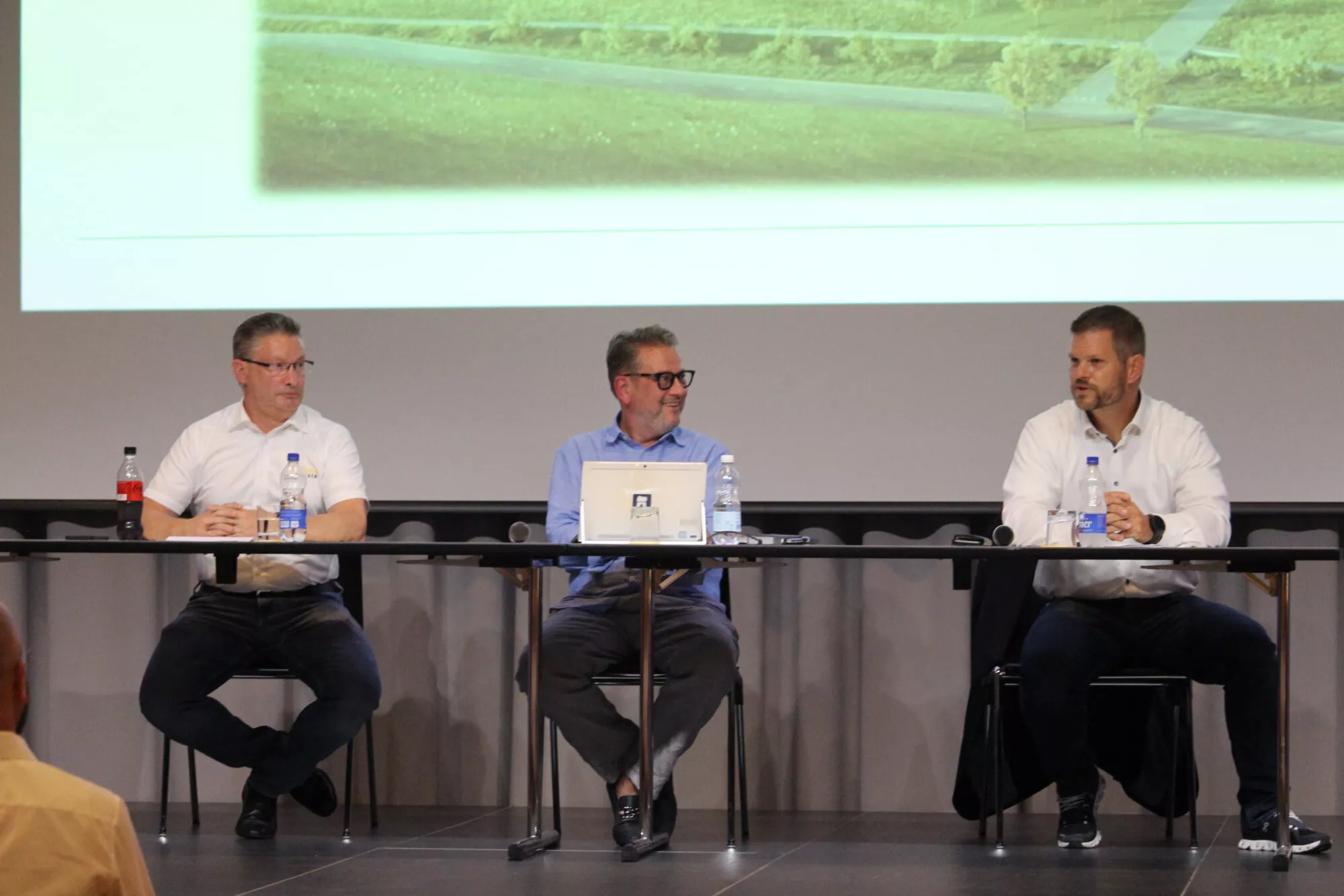 Marco Dindo, Dieter Schaltegger und Stefan Arnold an der Infoveranstaltung in Fisibach.